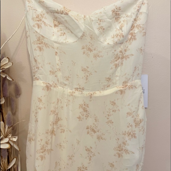 Reformation kourtney dress   in RISO - Picture 5 of 11